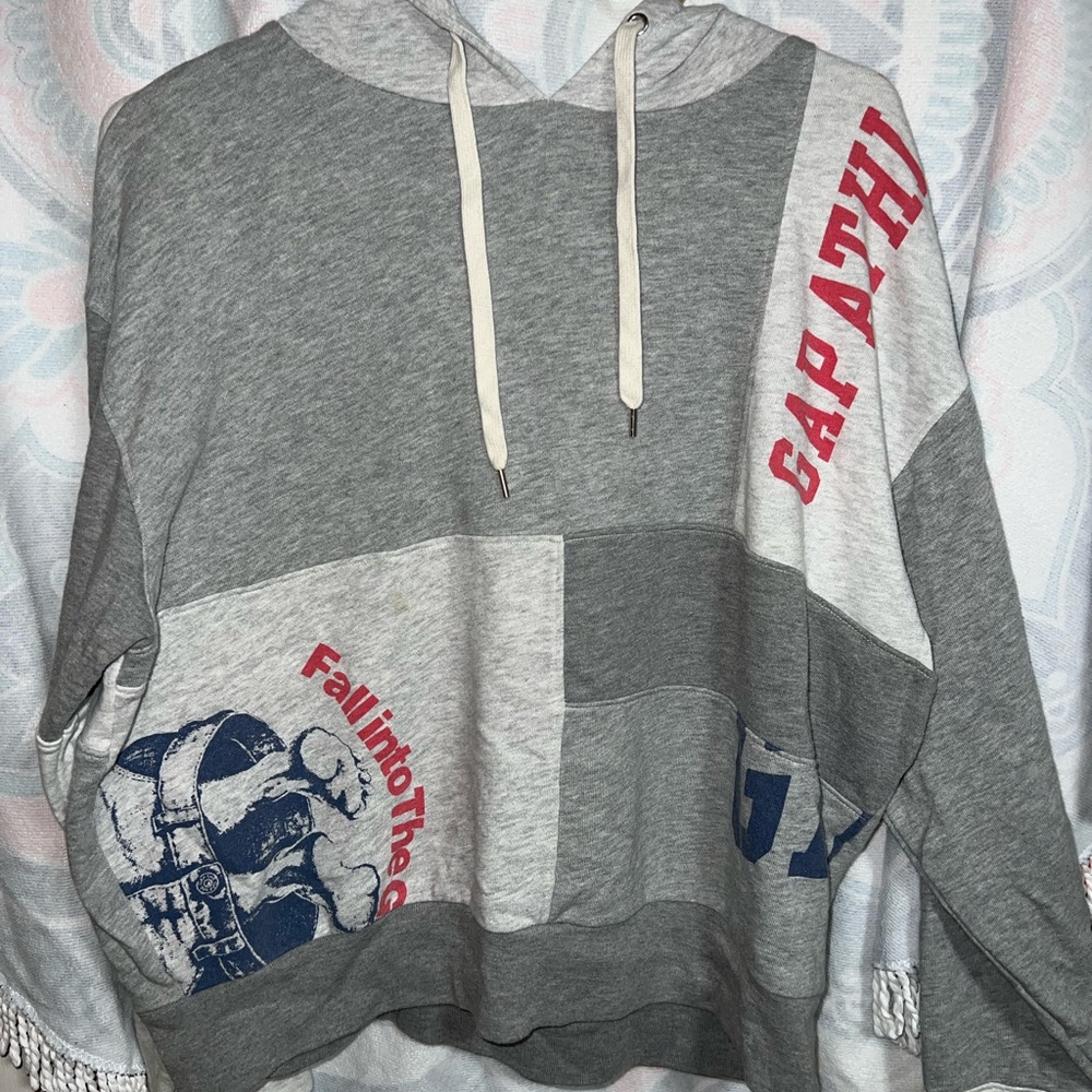 Woman’s XL Gap Hoodie